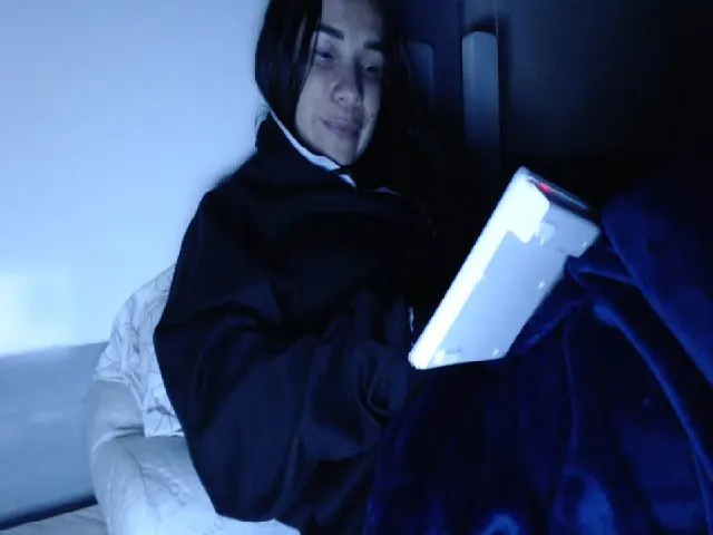 Live sex webcam photo for Joanne7 #260435603