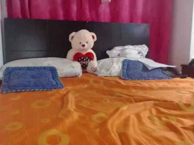 Live sex webcam photo for Daizy-cooper #247086501