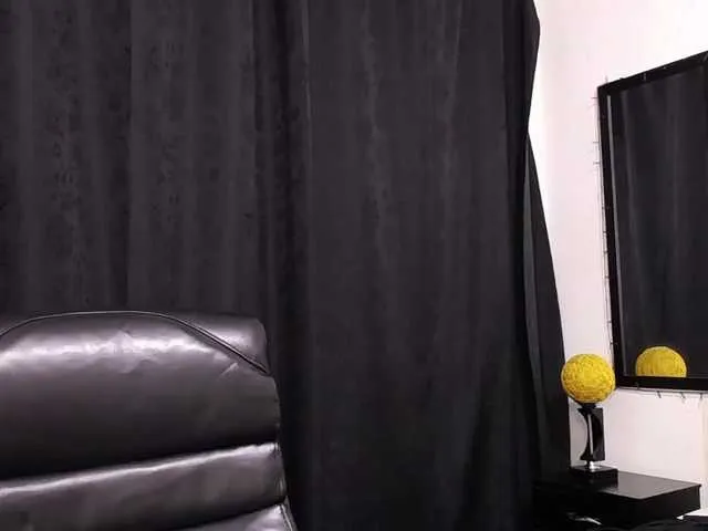 Live sex webcam photo for bella-savati #241416712