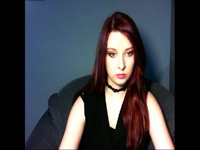 Live sex webcam photo for VirginLuna18 #252529493