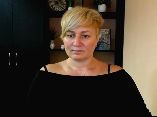 Live sex webcam photo for KailyMey #258757428