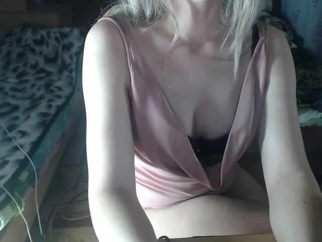 Live sex webcam photo for lisenok-888 #242445781