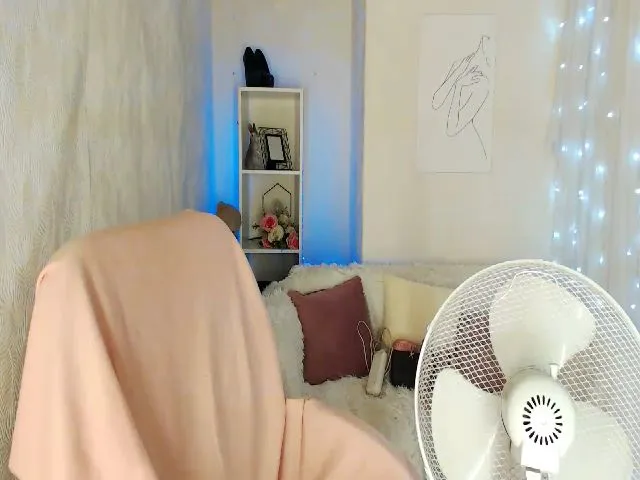 Live sex webcam photo for Brightineyes #263509406