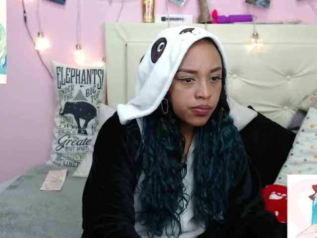 Live sex webcam photo for Angeluxxx #248858288