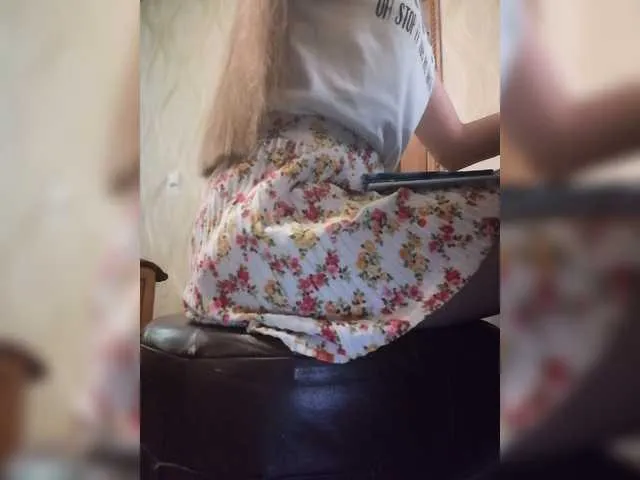 Live sex webcam photo for RosaliaLove #253760215