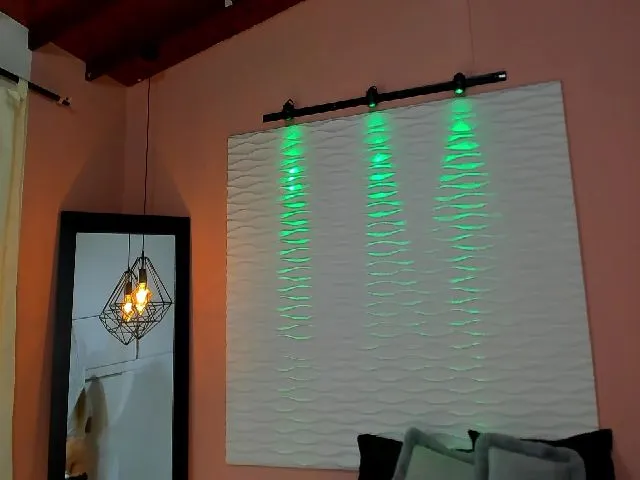 Live sex webcam photo for IsabelaBrown #253618870