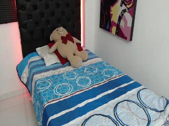 Live sex webcam photo for Andrea_acker #260651592