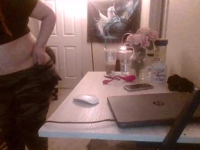 Live sex webcam photo for Italya1966 #240954465