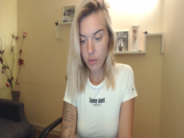 Live sex webcam photo for KristinBright #263575848