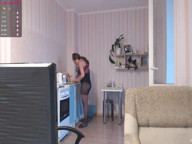 Live sex webcam photo for DinaGreen #253440568
