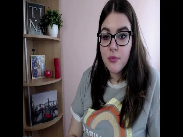Live sex webcam photo for SweetyTinna #256775715