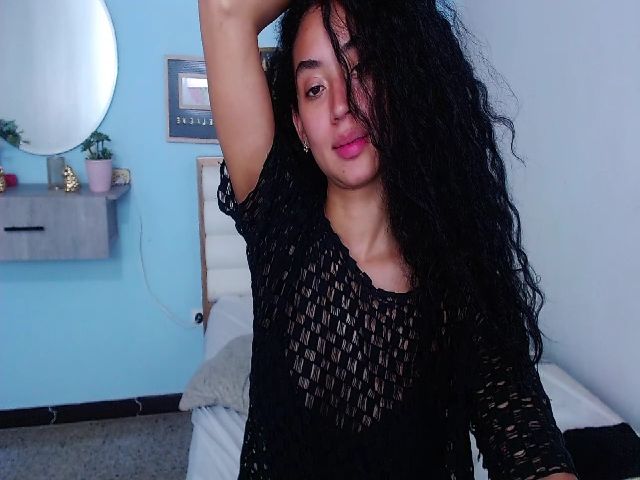 Live sex webcam photo for Jade_lee88 #260709029