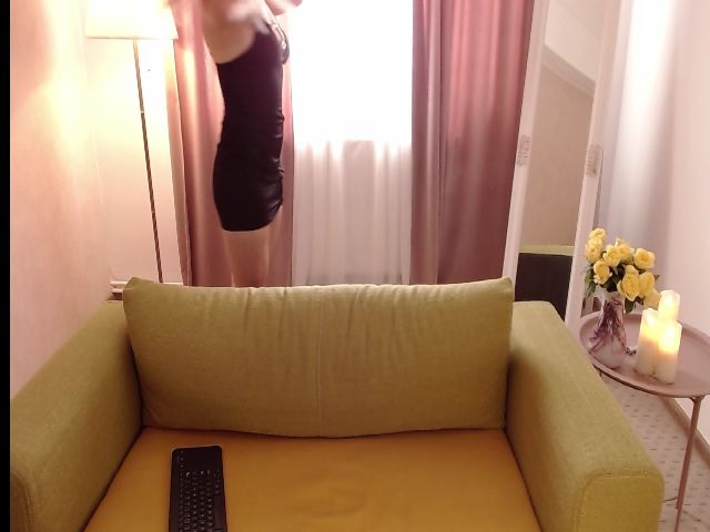 Live sex webcam photo for Emmily_C #253325205