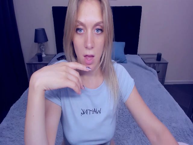 Live sex webcam photo for MeganKind #255034194