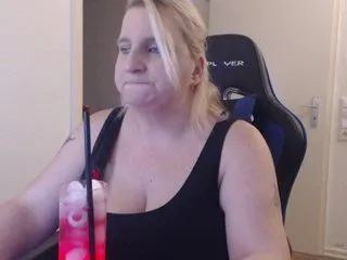 Live sex webcam photo for DrachenLady39 #240797023