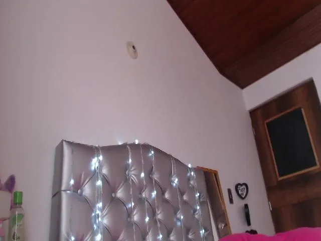 Live sex webcam photo for NikoraStar #253878347
