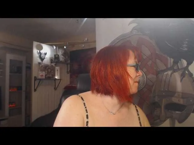 Live sex webcam photo for 90dTitten #241431998