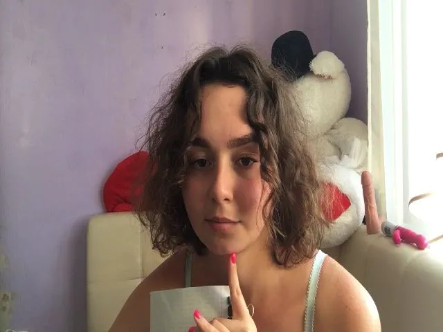 Live sex webcam photo for SmilingAlis #252843428