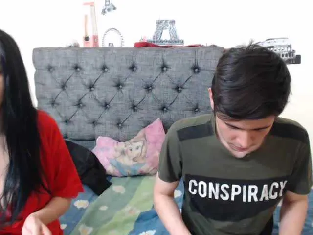 Live sex webcam photo for Emyandjackie #240906154