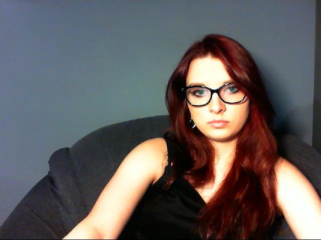 Live sex webcam photo for VirginLuna18 #253141064