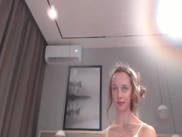 Live sex webcam photo for Innocent_Miss #262239218