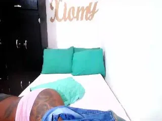 Live sex webcam photo for xxiomy_ #251748772
