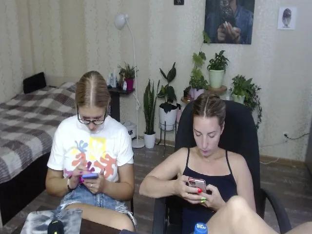 Live sex webcam photo for Emi_lywild #253697366