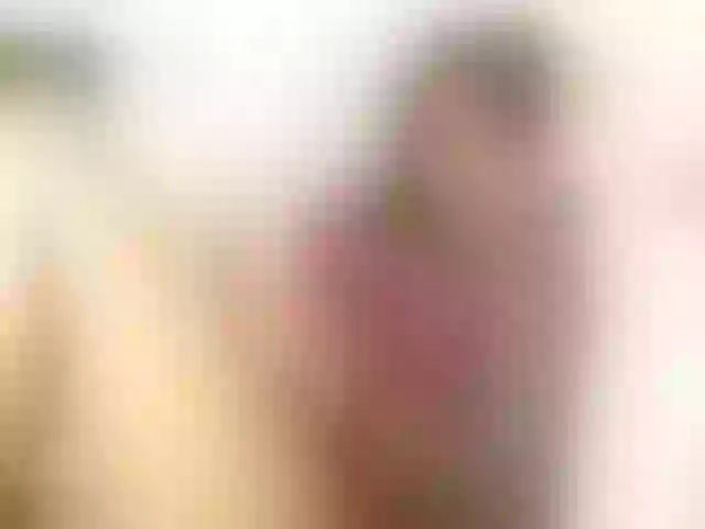 Live sex webcam photo for KissMoline #263123482
