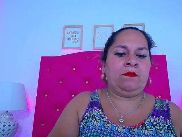 Live sex webcam photo for NicolTamara #287938964