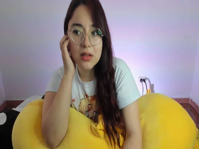 Live sex webcam photo for Evee_moonz #252542779