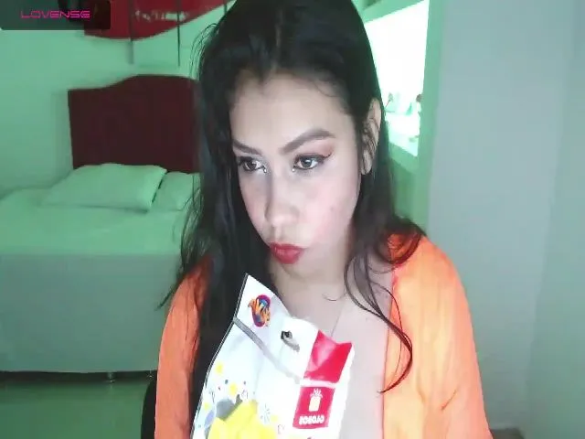Live sex webcam photo for Darlaa__doll #254003840