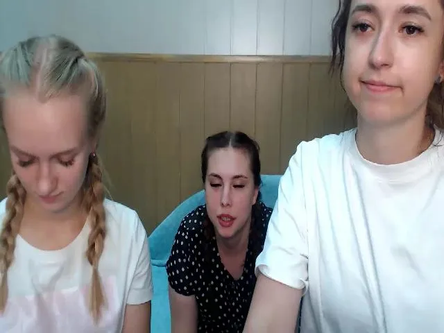 Live sex webcam photo for BeautiAmber #264317204