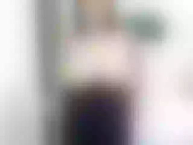 Live sex webcam photo for miahells #241374758
