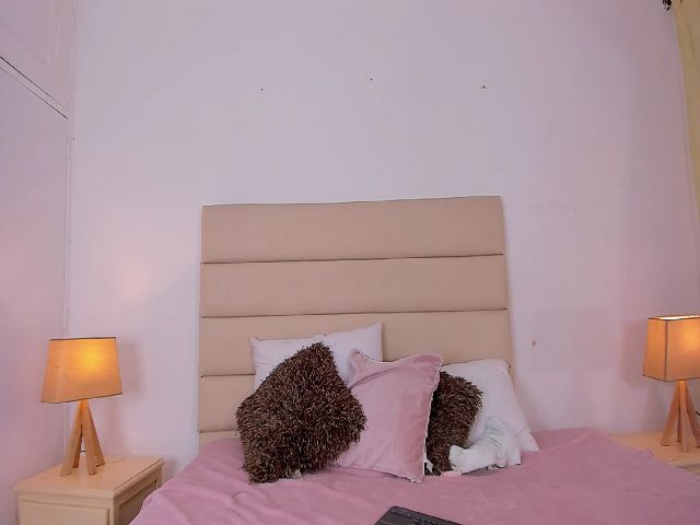 Live sex webcam photo for Nia_Gonsalez #253677398