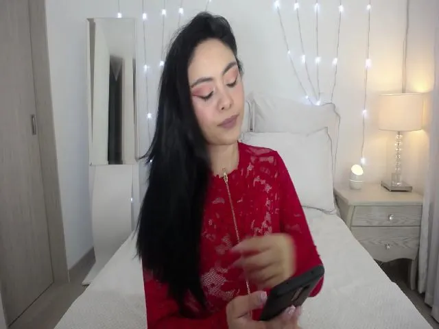 Live sex webcam photo for Marianviolet #256639407