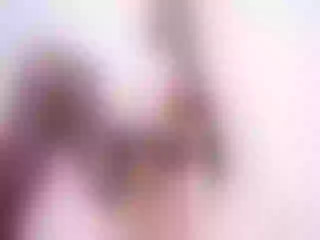 Live sex webcam photo for LouisaCreamy #253076740