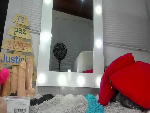 Live sex webcam photo for Msschloe_ #258817838