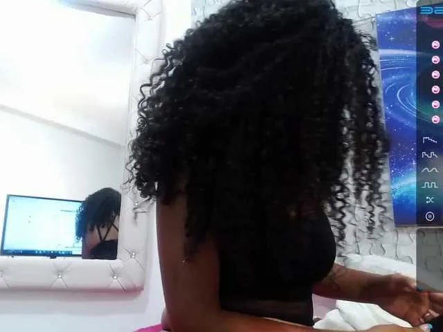 Live sex webcam photo for ZoeFerreira #245299165