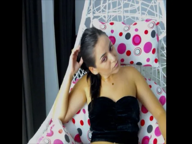 Live sex webcam photo for InnocentBaby6 #257148451