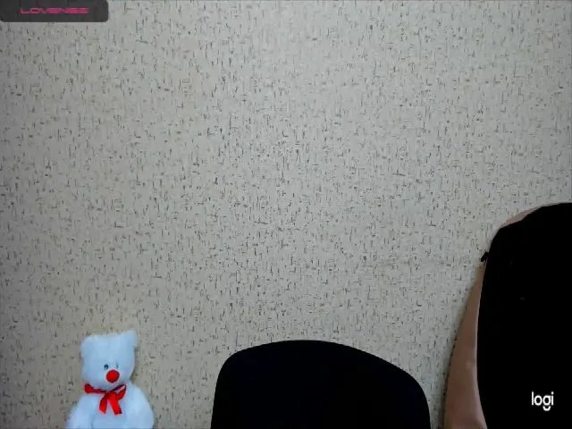 Live sex webcam photo for lilydavra #256934597