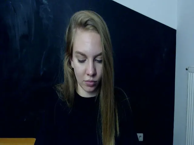Live sex webcam photo for HappySecret_ #257083559