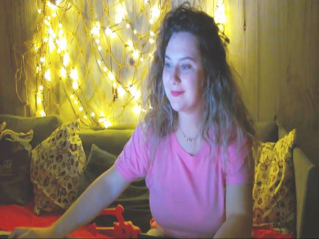 Live sex webcam photo for CurlyVibe #256573858