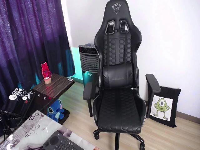 Live sex webcam photo for BiancaMiller #255126786