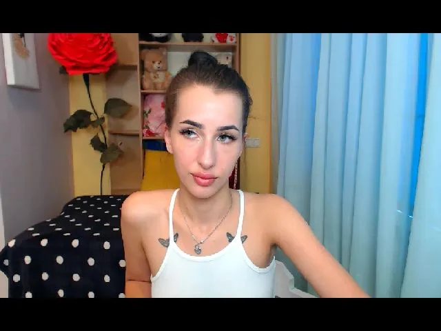 Live sex webcam photo for BruttieHot__ #254804424