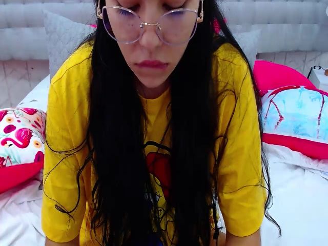 Live sex webcam photo for Lucycolins #264938353