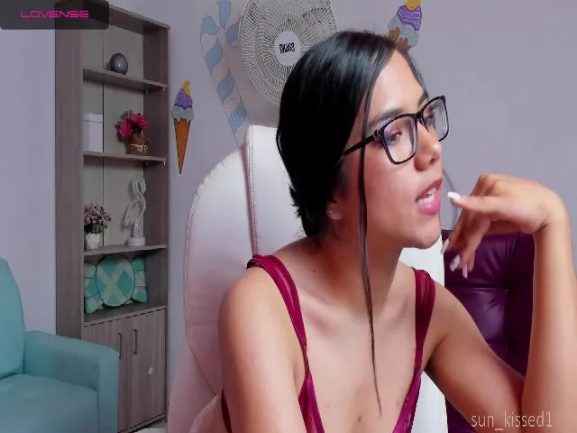 Live sex webcam photo for Sun_kissed1 #256807582