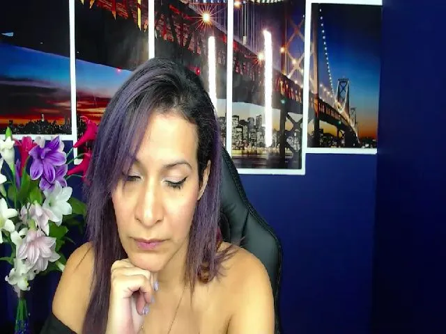 Live sex webcam photo for Infernalsexx #253928532