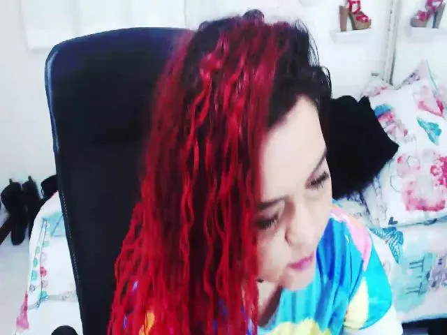 Live sex webcam photo for Twwiiggy #287851803