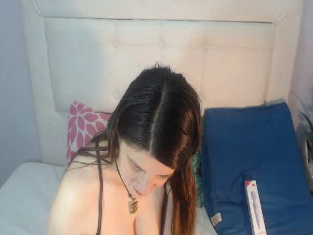 Live sex webcam photo for Yisela_ #264276014