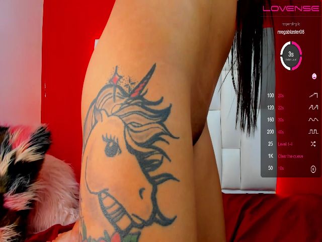 Live sex webcam photo for Kriss_Luna #256231021